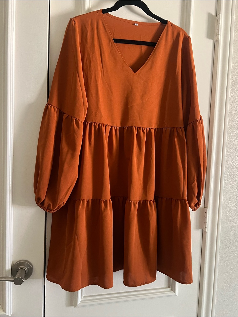 Women's V-Neck Tiered Dress Top - burnt orange